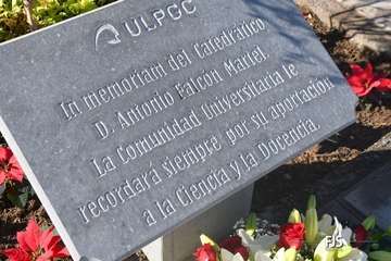 La ULPGC inmortaliza a su recordado profesor Antonio Falcón/FJS Fotografía.